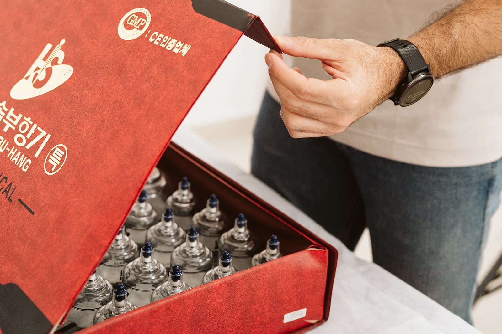 תמונה המציגה כוסות רוח